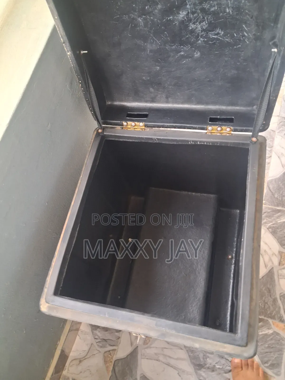 Dispatch Box
