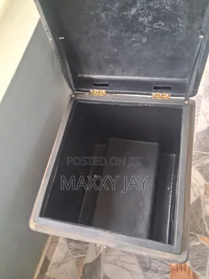 Dispatch Box