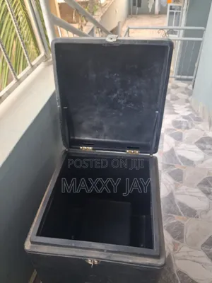 Dispatch Box