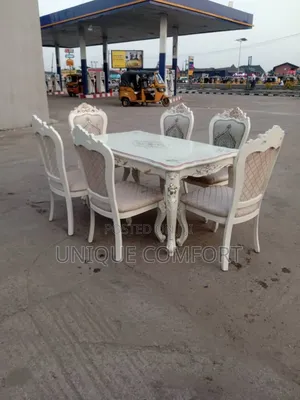 Top Quality 6 Seaters Royal Dinning Set