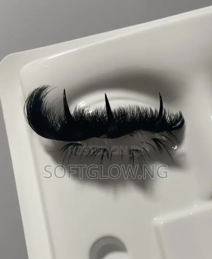 Reusable Handmade Wispy Cat-Eye Lashes, Fluffy Classy Extension Look