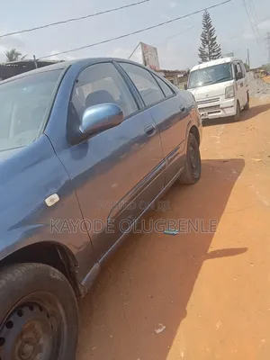 Nissan Sunny 2010 Blue