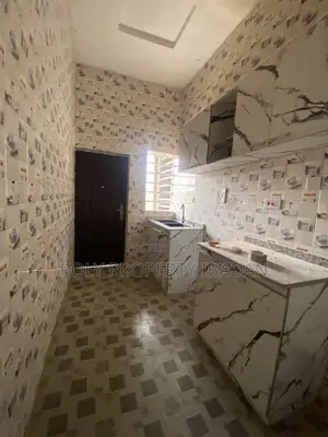 3bdrm Apartment in Okebadan Off Akala, Ibadan for rent