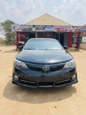 Toyota Camry SE Sport 4dr Sedan (2.5L 4cyl 6A) 2014 Matt Black