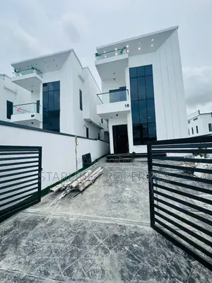 5bdrm Duplex in Chevron for sale