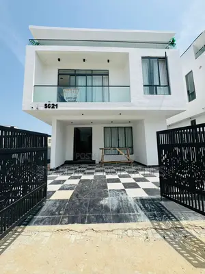 5bdrm House in Chevron for sale
