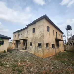 4bdrm Duplex in Oluyole Estate for sale