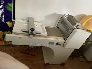 Dough Moulder