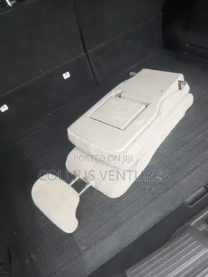 Small Center Seat Toyota Sienna 2012-17