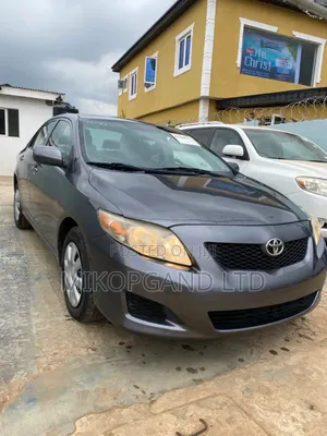 Toyota Corolla LE 4dr Sedan (1.8L 4cyl 4A) 2010 Gray