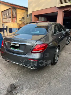 Mercedes-Benz E300 Base RWD Sedan (2.0L 4cyl 9A) 2017 Gray