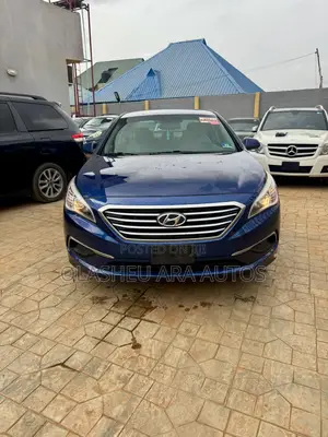 Hyundai Sonata Base Sedan FWD (2.4L 4cyl 6A) 2017 Blue