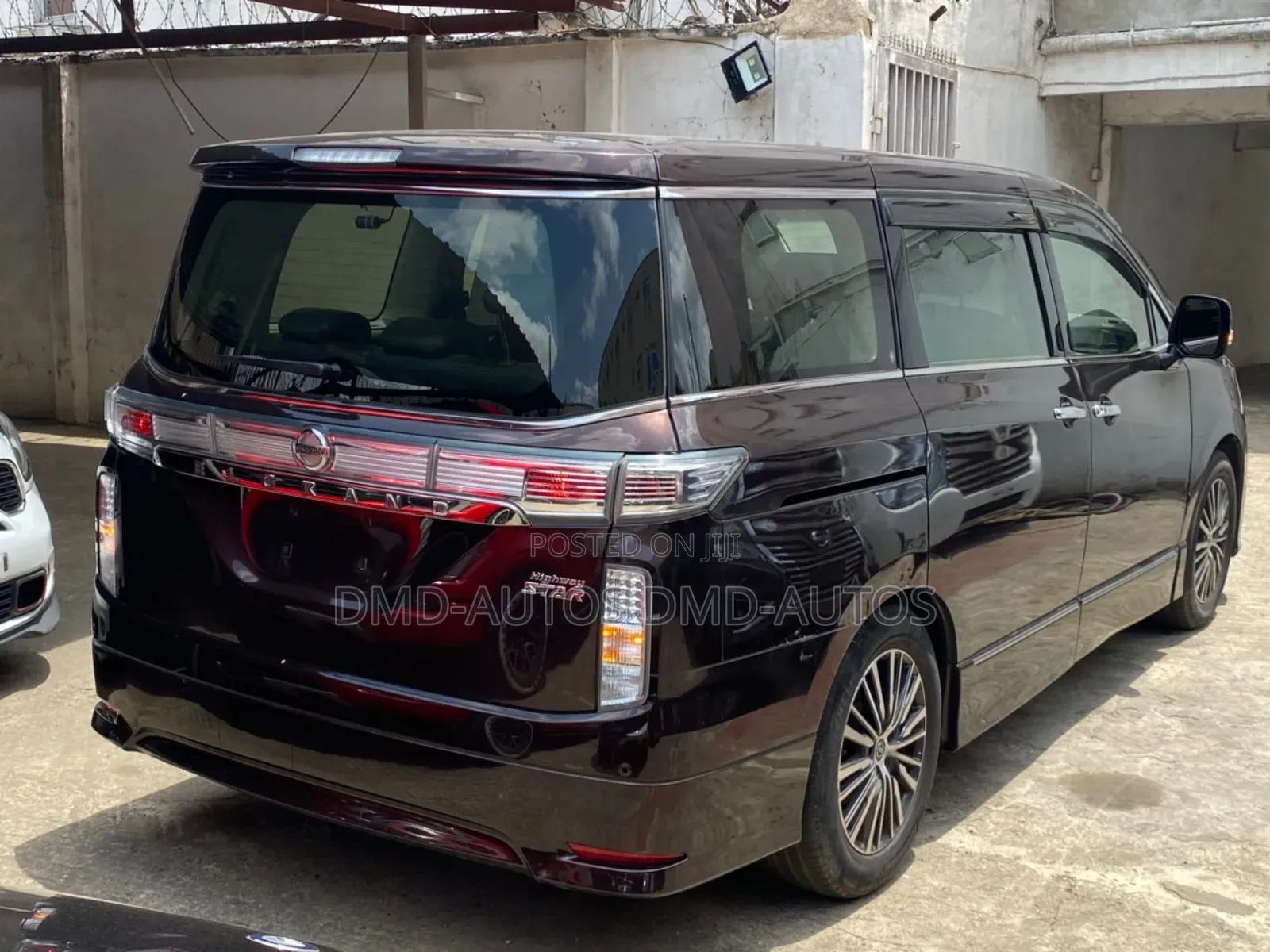 Nissan Elgrand 2015