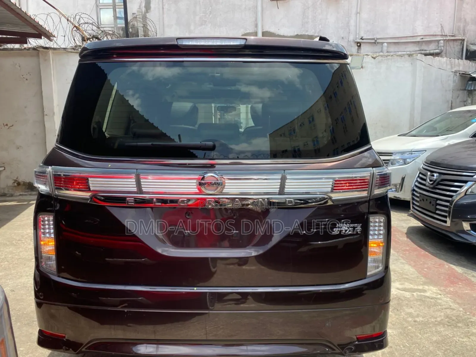 Nissan Elgrand 2015