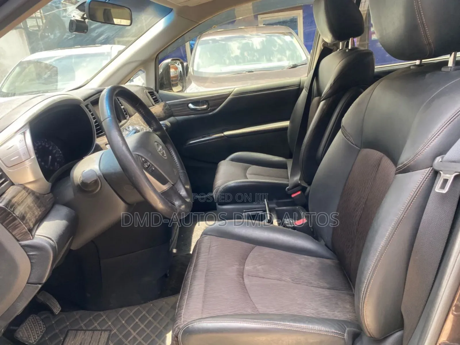 Nissan Elgrand 2015