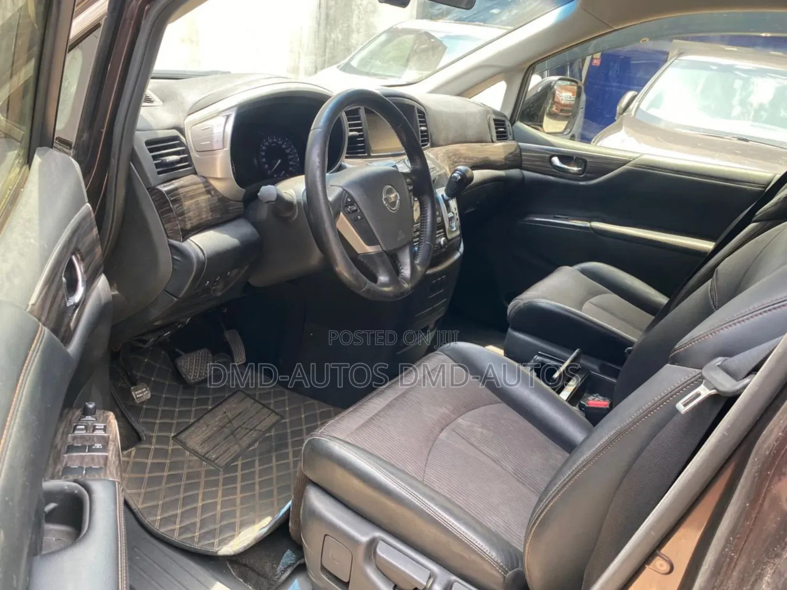 Nissan Elgrand 2015