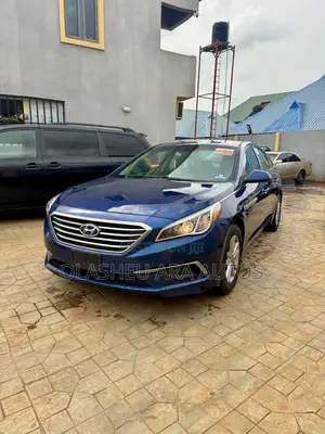Hyundai Sonata Base Sedan FWD (2.4L 4cyl 6A) 2017 Blue