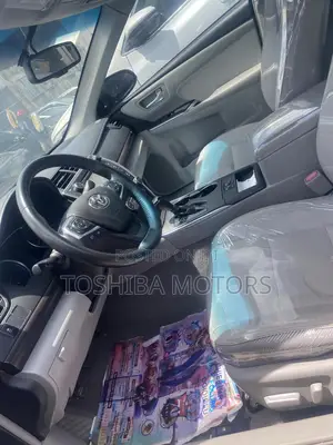 Toyota Camry XLE 4dr Sedan (2.5L 4cyl 6A) 2017 Gray
