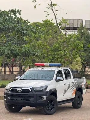 Toyota Hilux 2018 White
