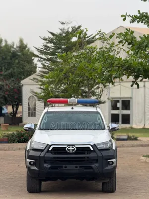 Toyota Hilux 2018 White