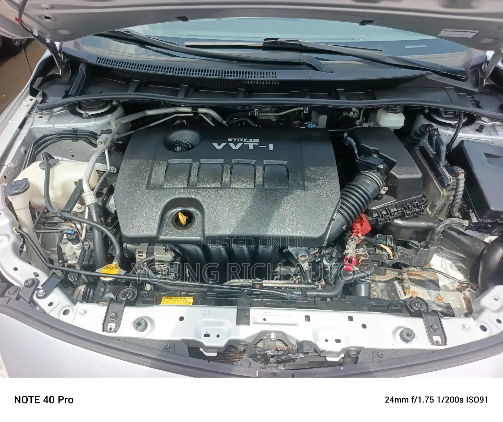 Toyota Corolla 2010 Silver