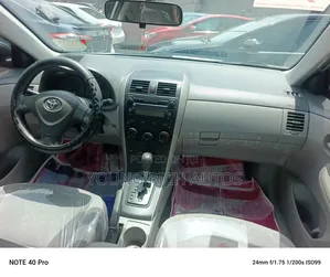 Toyota Corolla 2010 Silver