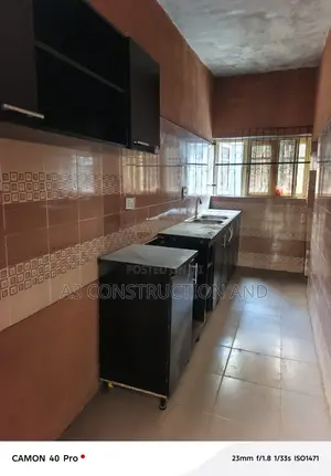 3bdrm Block of Flats in Bobby Olofa, for rent