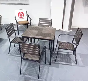 Out Door Table and Chairs