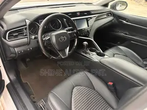 Toyota Camry SE FWD 2020 White
