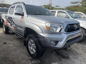 Toyota Tacoma V6 4dr Double Cab 4WD 5.0 ft. SB (4.0L 6cyl 5A) 2015