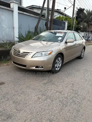Toyota Camry LE 4dr Sedan (2.4L 4cyl 5A) 2009 Gold