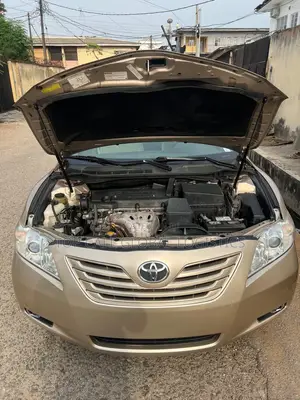 Toyota Camry LE 4dr Sedan (2.4L 4cyl 5A) 2009 Gold