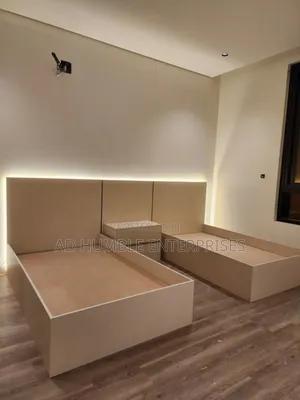 Double Wooden Bedframe (3/6)