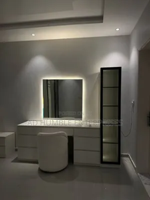 The Corner You’Ll Never Want to Leave Vanity Box With Mirror 