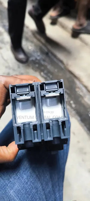 Original Dc Battery Breaker 250a Schneider 2pole