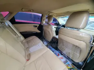 Toyota Avalon XLE Premium Sedan FWD (3.5L 6cyl 6A) 2013 Maroon