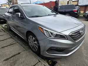 Hyundai Sonata Sport 4dr Sedan (2.4L 4cyl 6A) 2015 Silver