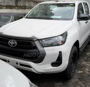 New Toyota Hilux 2025 Pearl