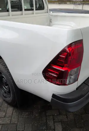 New Toyota Hilux 2025 Pearl