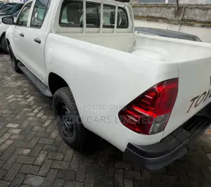 New Toyota Hilux 2025 Pearl