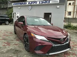 Toyota Camry XSE FWD (2.5L 4cyl 8AM) 2018 Red