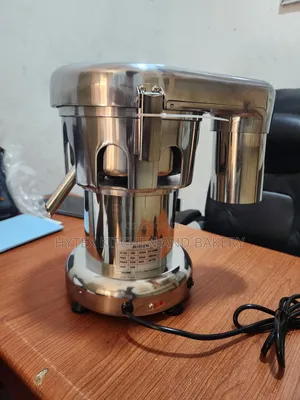 Commercial Juicer