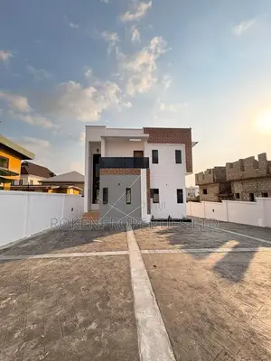 4bdrm Duplex in Palm Garden Estate, for sale