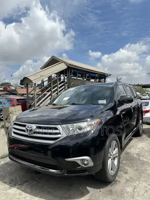 Toyota Highlander Limited 3.5l 4WD 2013 Black