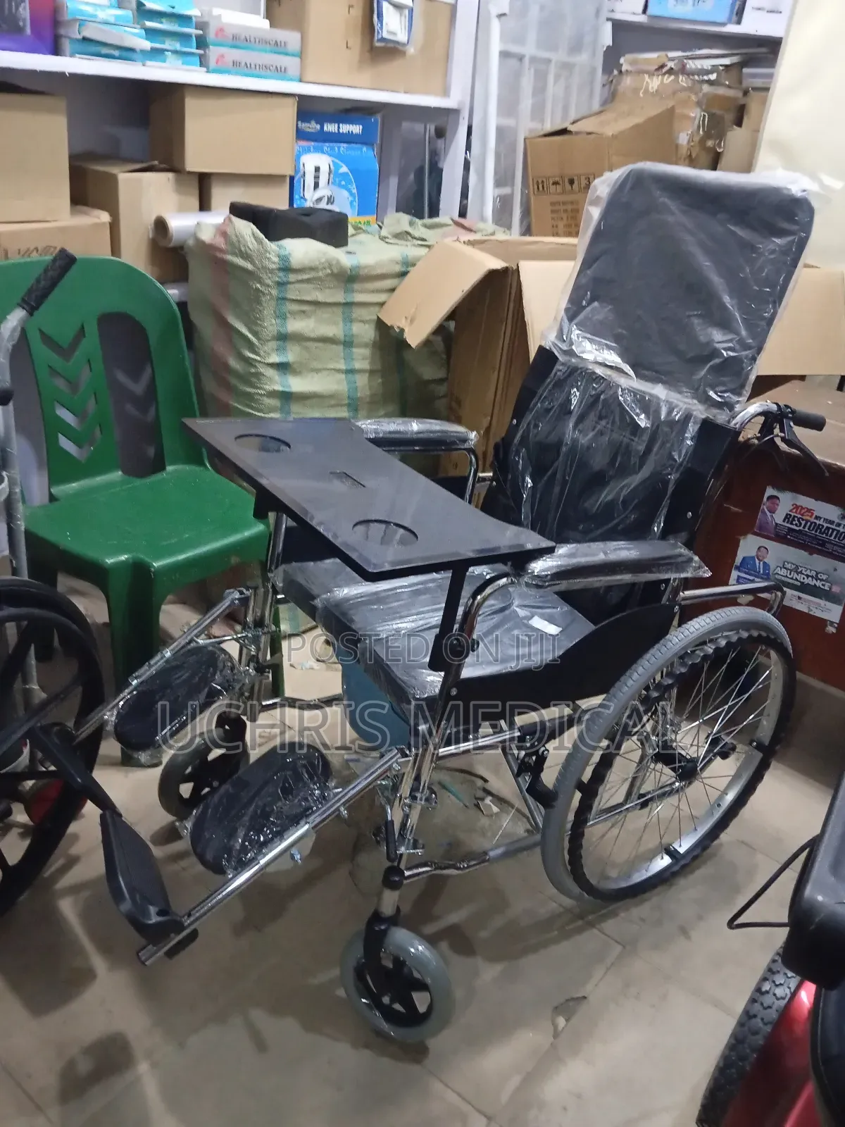 New Arrival Collapsible Commode Wheelchair