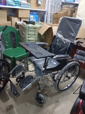 New Arrival Collapsible Commode Wheelchair