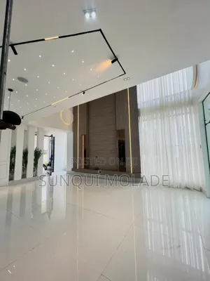 5bdrm Duplex in Chevron for sale