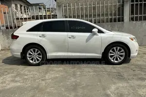 Toyota Venza XLE AWD 2013 White