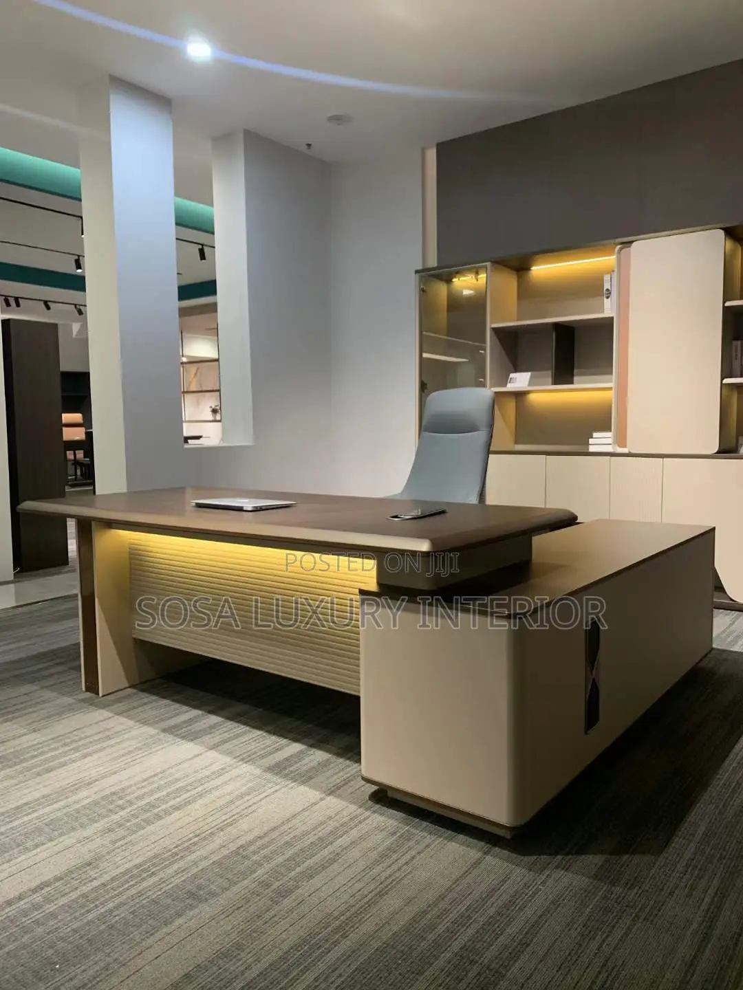 Luxury Modern Executive Office Desk With Led Lighting