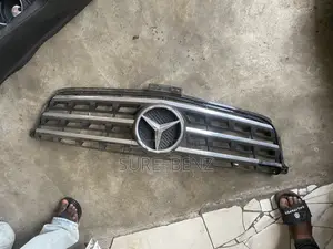 High Quality Mercedes Benz Front Grill Ml 2013 Available as Seen